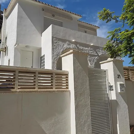Casa MYA con terreno privado y parking compartido - a 800m de Playa Poniente-3